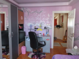 apartament-modern-renovat4-camerepivnitaetaj-3-cetate-5