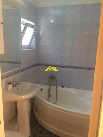 apartament-3-camere-centru-bloc-280