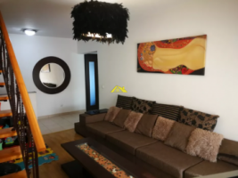 vand-apartament-cu-scara-interioara-in-zona-schit