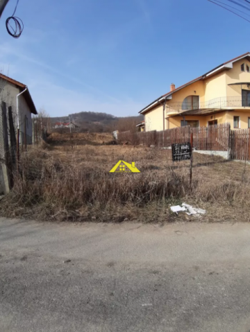 vand-teren-intravilan-zona-parc