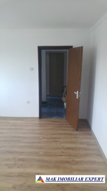 apartament-3-camere-cf-2-et-44-campulung-3