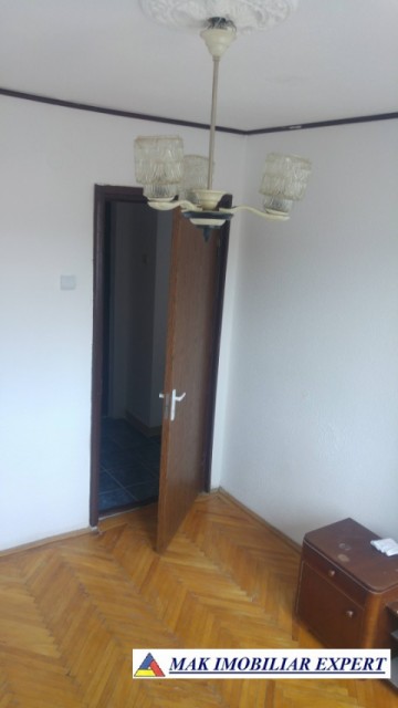 apartament-3-camere-cf-2-et-44-campulung-9