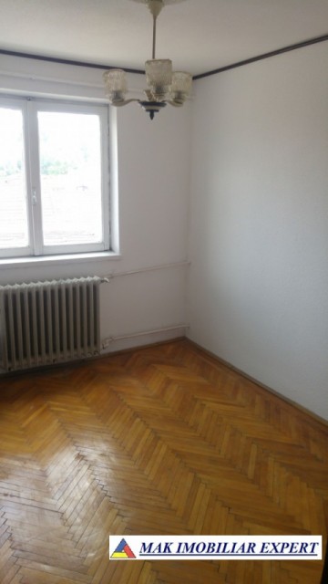 apartament-3-camere-cf-2-et-44-campulung-10