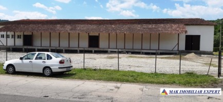 spatiu-comercial-de-1236-mp-si-teren-de-4000-mp-de-vanzare-in-godeni-arges-ideal-pentru-afaceri-comerciale-sau-industriale