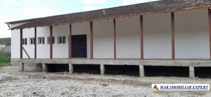 spatiu-comercial-de-1236-mp-si-teren-de-4000-mp-de-vanzare-in-godeni-arges-ideal-pentru-afaceri-comerciale-sau-industriale-3
