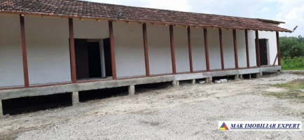 spatiu-comercial-de-1236-mp-si-teren-de-4000-mp-de-vanzare-in-godeni-arges-ideal-pentru-afaceri-comerciale-sau-industriale-4