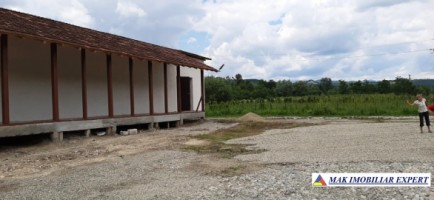 spatiu-comercial-de-1236-mp-si-teren-de-4000-mp-de-vanzare-in-godeni-arges-ideal-pentru-afaceri-comerciale-sau-industriale-5