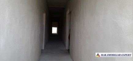 spatiu-comercial-de-1236-mp-si-teren-de-4000-mp-de-vanzare-in-godeni-arges-ideal-pentru-afaceri-comerciale-sau-industriale-13