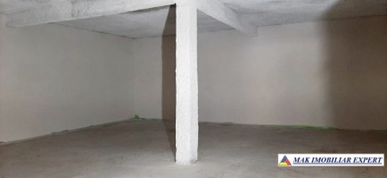 spatiu-comercial-de-1236-mp-si-teren-de-4000-mp-de-vanzare-in-godeni-arges-ideal-pentru-afaceri-comerciale-sau-industriale-16