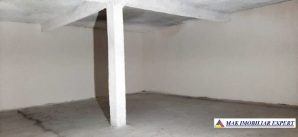 spatiu-comercial-de-1236-mp-si-teren-de-4000-mp-de-vanzare-in-godeni-arges-ideal-pentru-afaceri-comerciale-sau-industriale-18