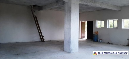 spatiu-comercial-de-1236-mp-si-teren-de-4000-mp-de-vanzare-in-godeni-arges-ideal-pentru-afaceri-comerciale-sau-industriale-19