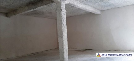 spatiu-comercial-de-1236-mp-si-teren-de-4000-mp-de-vanzare-in-godeni-arges-ideal-pentru-afaceri-comerciale-sau-industriale-22