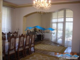 lux-imobiliare-vinde-casa-cu-piscina-sighetu-marmatiei-300000-euro-2