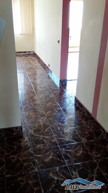 apartament-cu-3-camere-zona-centrala-1