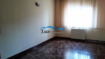 apartament-cu-3-camere-zona-centrala-2