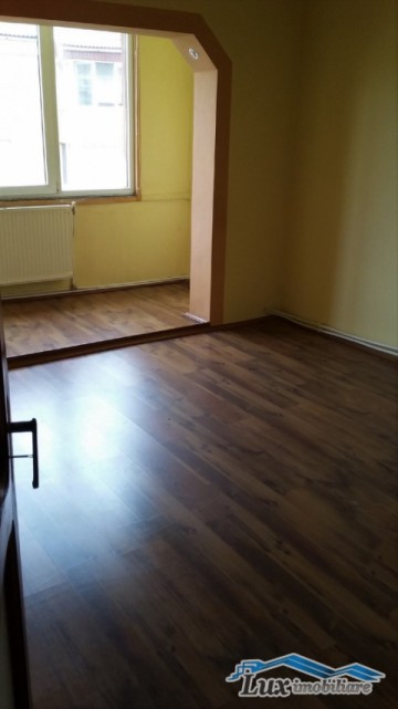 apartament-cu-3-camere-zona-centrala-3