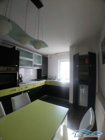 inchiriez-apartament-2-camere-zona-republicii-330-e-5