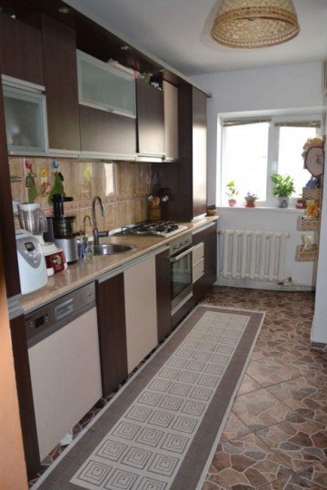 apartament-4-camere-capat-1