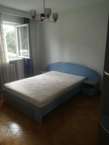 vand-apartament-3-camere-in-cetate-zona-buna