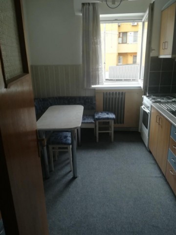 vand-apartament-3-camere-in-cetate-zona-buna-3