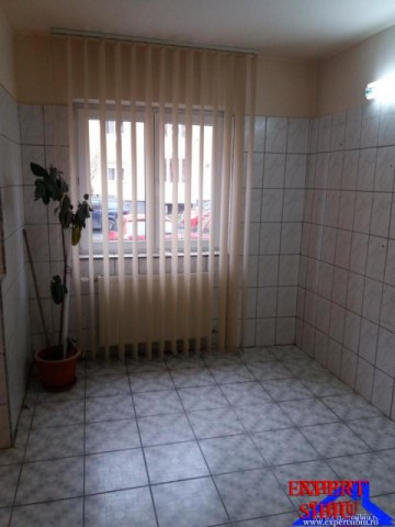 inchiriez-spatiu-comercial-2-camere-zona-mihai-viteazul-3