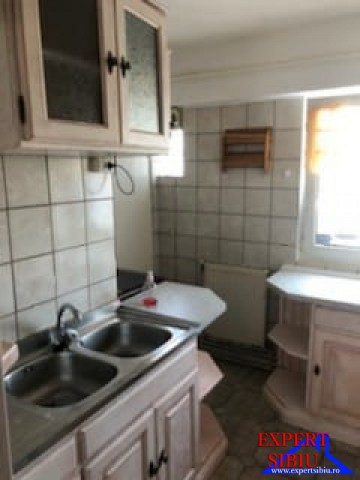 inchiriez-apartament-3-camere-semidecomandatzona-garii-6