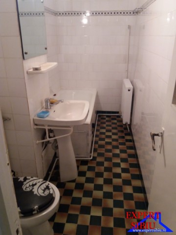 inchiriez-apartament-3-camere-decomandate-zona-ciresica-4