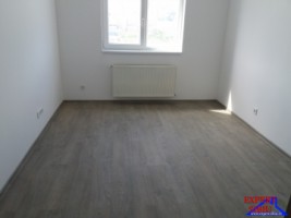 inchiriez-spatiu-birou-3-camere-renovat-zona-calea-cisnadiei-1