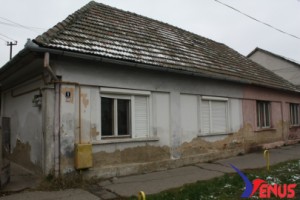 casa-de-vanzare-langa-teatru-cu-teren-pentru-dezvoltarea-imobiliara-in-satu-mare-carei-1