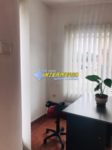 spatiu-birouri-de-inchiriat-zona-cetate-50-mp-2