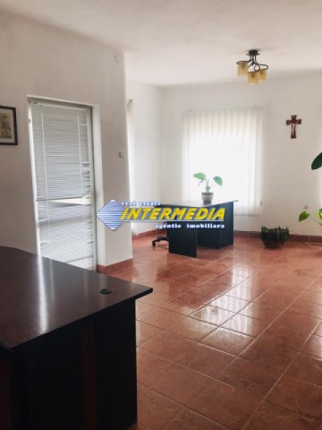 spatiu-birouri-de-inchiriat-zona-cetate-50-mp-1
