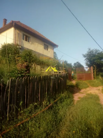 casa-teren-8000mp