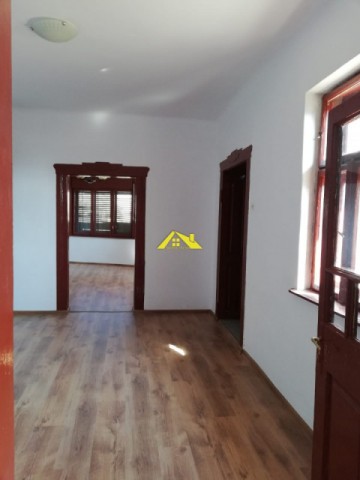 casa-cu-teren-in-centru