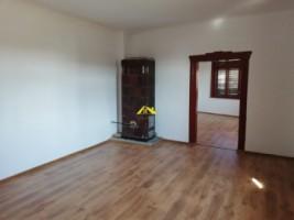 casa-cu-teren-in-centru-1