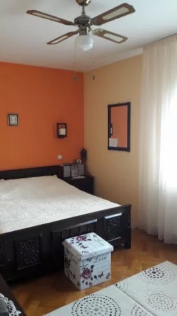 apartament-4-camere-decomandat-garaj-pivnita-3