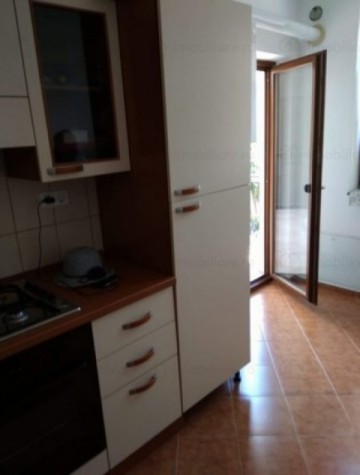 vand-apartament-2-camere-in-bloc-nou-et1-cetate-zona-piata-3