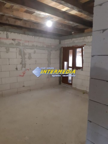 casa-semifinisata-de-vanzare-zona-micesti-3