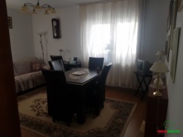 apartament-3-camere-decomandat-situat-in-zona-calea-cisnadiei