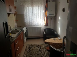 apartament-3-camere-decomandat-situat-in-zona-calea-cisnadiei-2