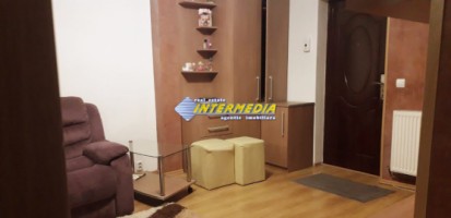apartament-2-camere-decomandat-de-vanzare-cetate-etaj-1