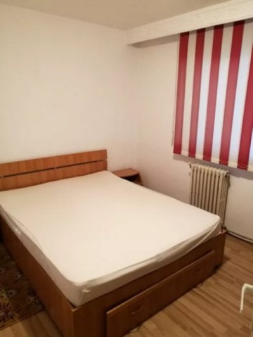 vand-apartament-2-camere-et3-in-cetate-zona-piata-5