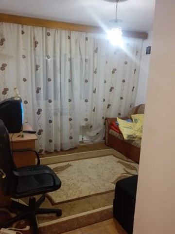 apartament-3-camere-decomandat-zona-capat-1-8