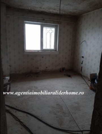 apartament-4-camere-decomandat-piata-mare-2