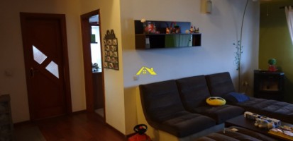 apartament-4-camere-cu-scara-interioara-si-garaj-in-centru-1