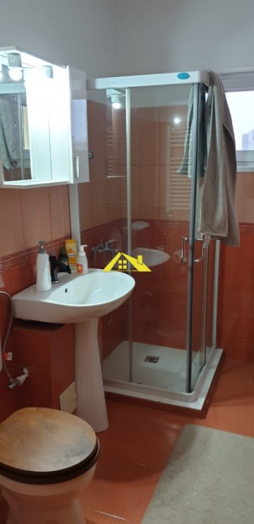 apartament-4-camere-cu-scara-interioara-si-garaj-in-centru-6