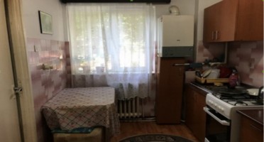 vand-apartament-3-camere-in-cetate-et1-zona-closca-1