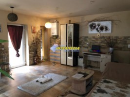casa-mica-si-cocheta-pe-de-vanzare-in-alba-iulia-zona-centru-ideala-spatiu-birou-2