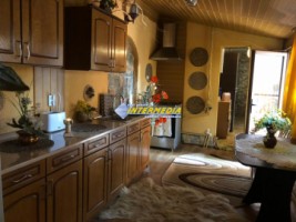 casa-mica-si-cocheta-pe-de-vanzare-in-alba-iulia-zona-centru-ideala-spatiu-birou-5