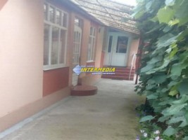 casa-de-vanzare-3-camere-renovata-in-galtiu-1