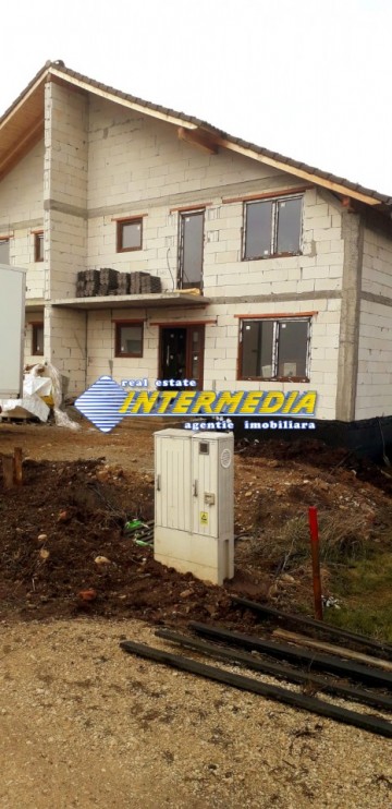 casa-noua-cu-4-camere-si-living-de-vanzare-in-zona-alba-micesti-7